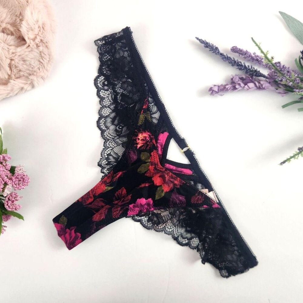 EXTRA SMALL {Victoria's Secret} Red Floral Thong